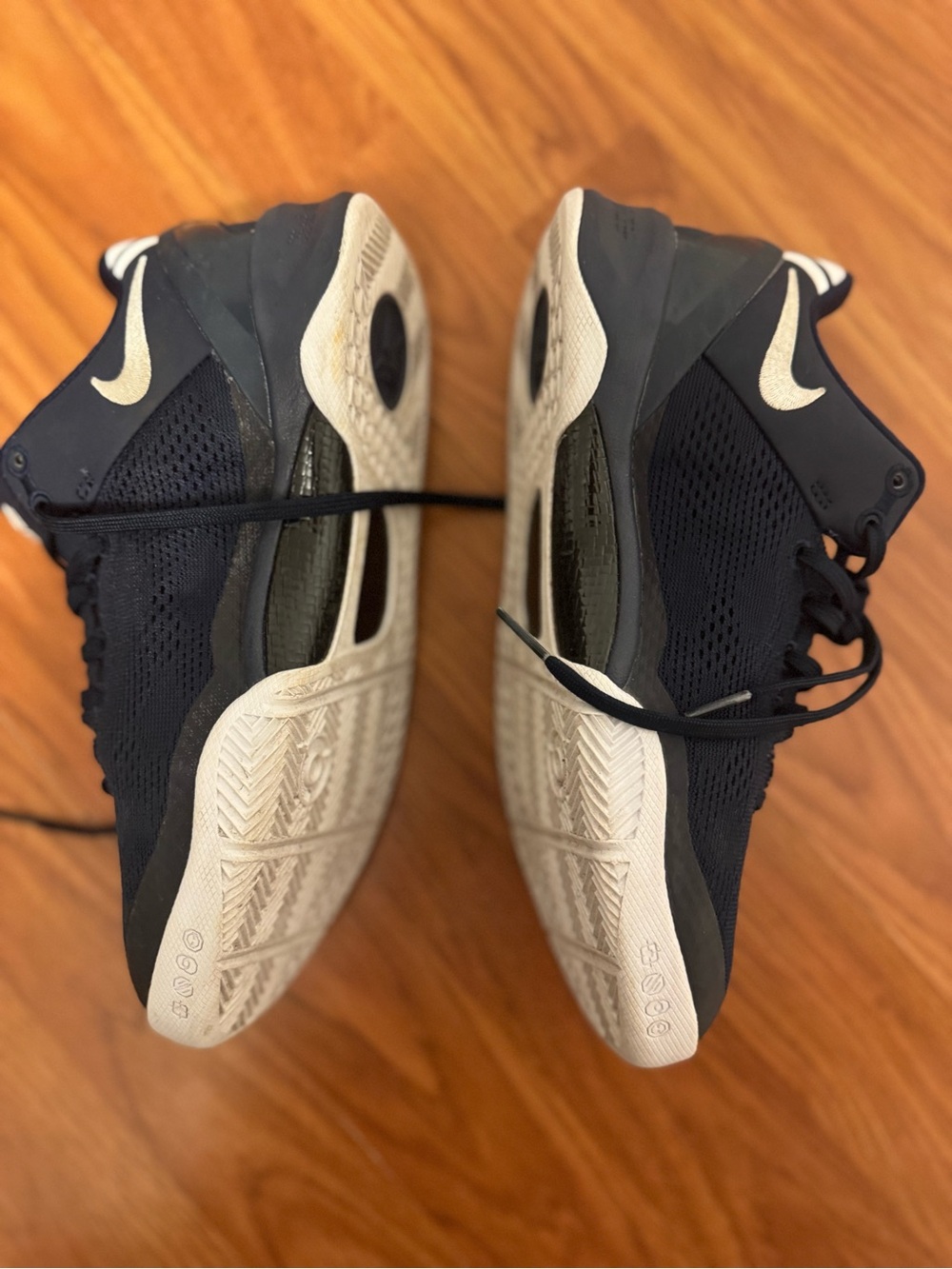 Nike Kids Black and White Low-Top Sneakers KOBE - Picture 3 of 5